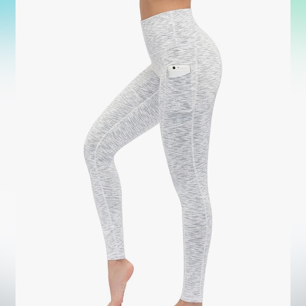 *SOLD* Gray and White Full-Length Leggings for Comfort and Flexibility